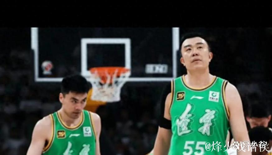 突发！韩德君暂不希望举行退役仪式，或与李晓旭一起举办？